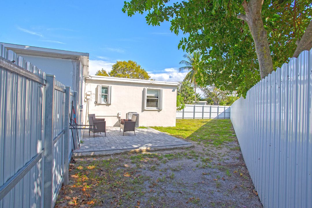 For Sale: $405,900 (3 beds, 1 baths, 828 Square Feet)