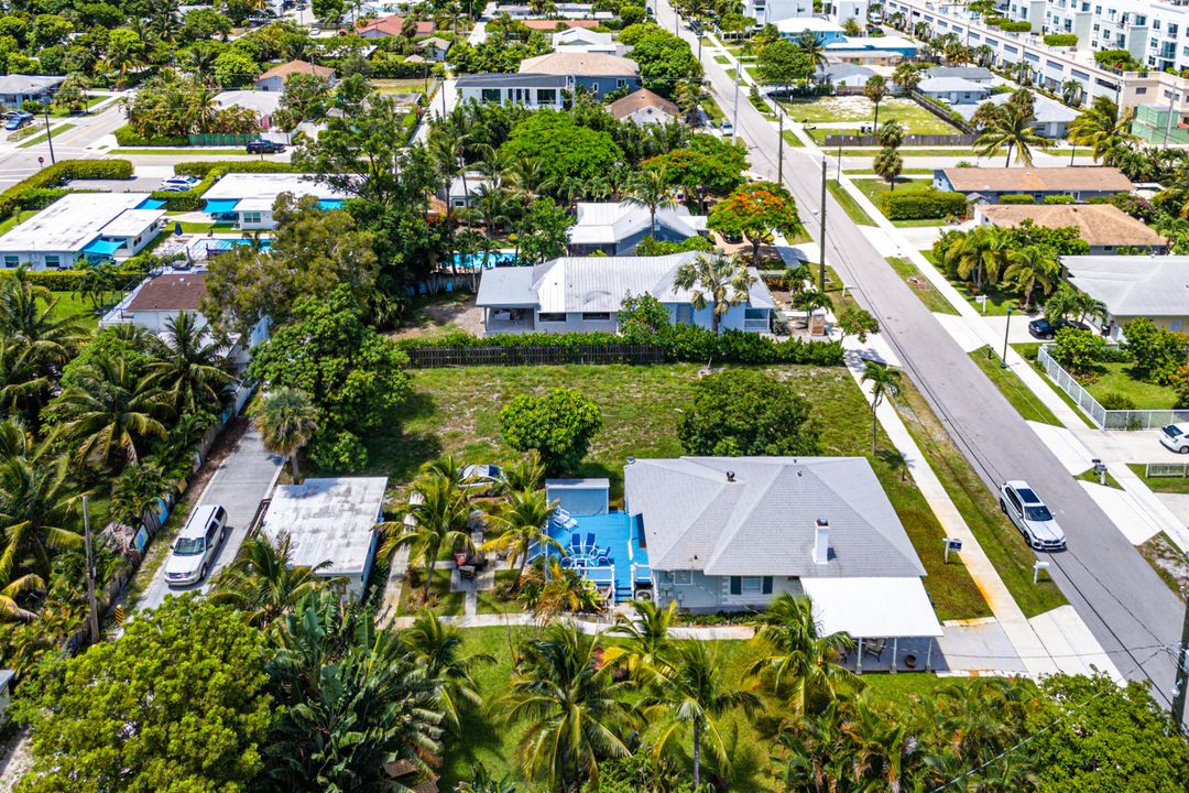 待售: $2,400,000 (3 贝兹, 3 浴室, 1556 平方英尺)