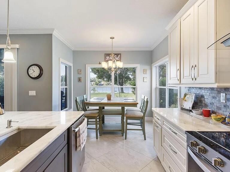 En Renta: $3,900 (4 camas, 3 baños, 2376 Pies cuadrados)