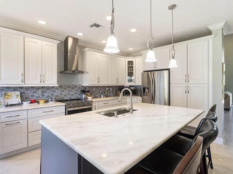 En Renta: $3,900 (4 camas, 3 baños, 2376 Pies cuadrados)