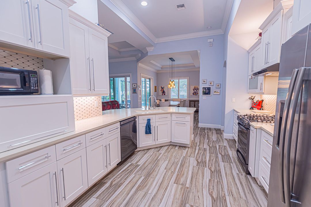 For Sale: $545,000 (3 beds, 2 baths, 1907 Square Feet)