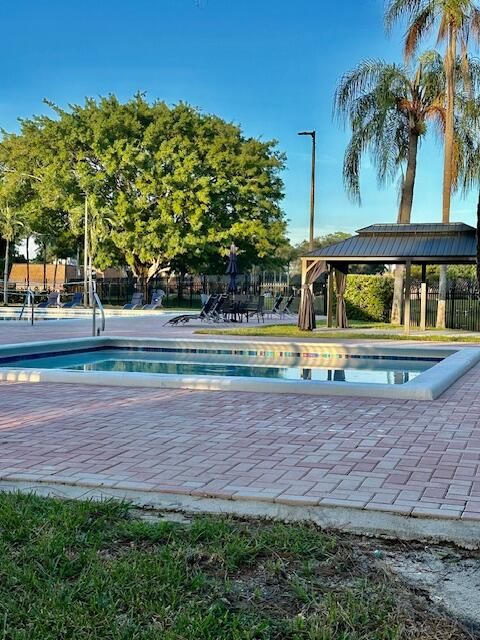 Active With Contract: $320,000 (3 beds, 2 baths, 1488 Square Feet)