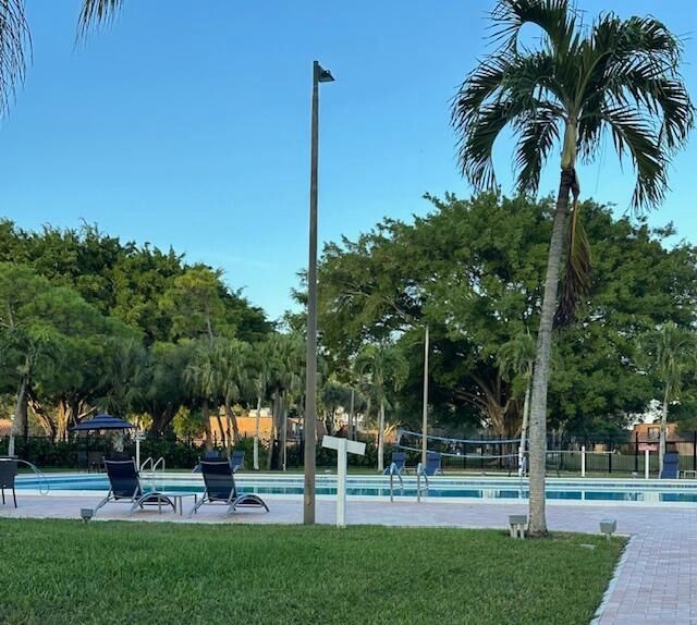 Active With Contract: $320,000 (3 beds, 2 baths, 1488 Square Feet)