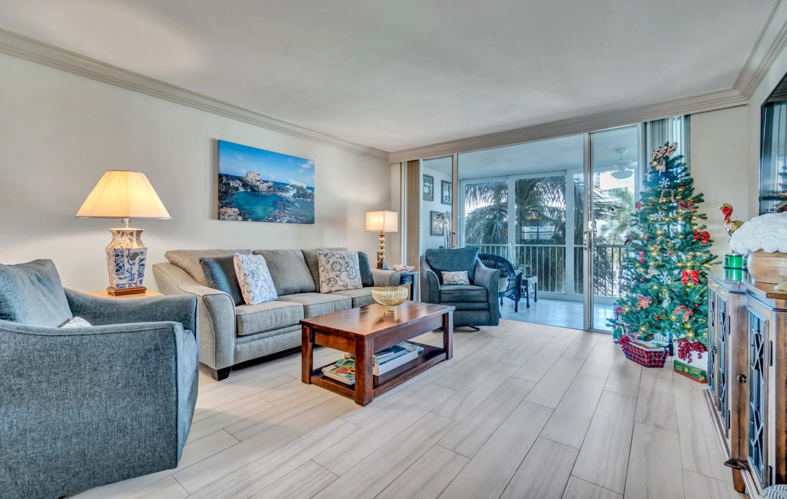 En Venta: $545,000 (2 camas, 2 baños, 1201 Pies cuadrados)