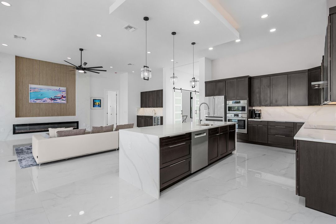 For Sale: $1,399,950 (4 beds, 3 baths, 2653 Square Feet)