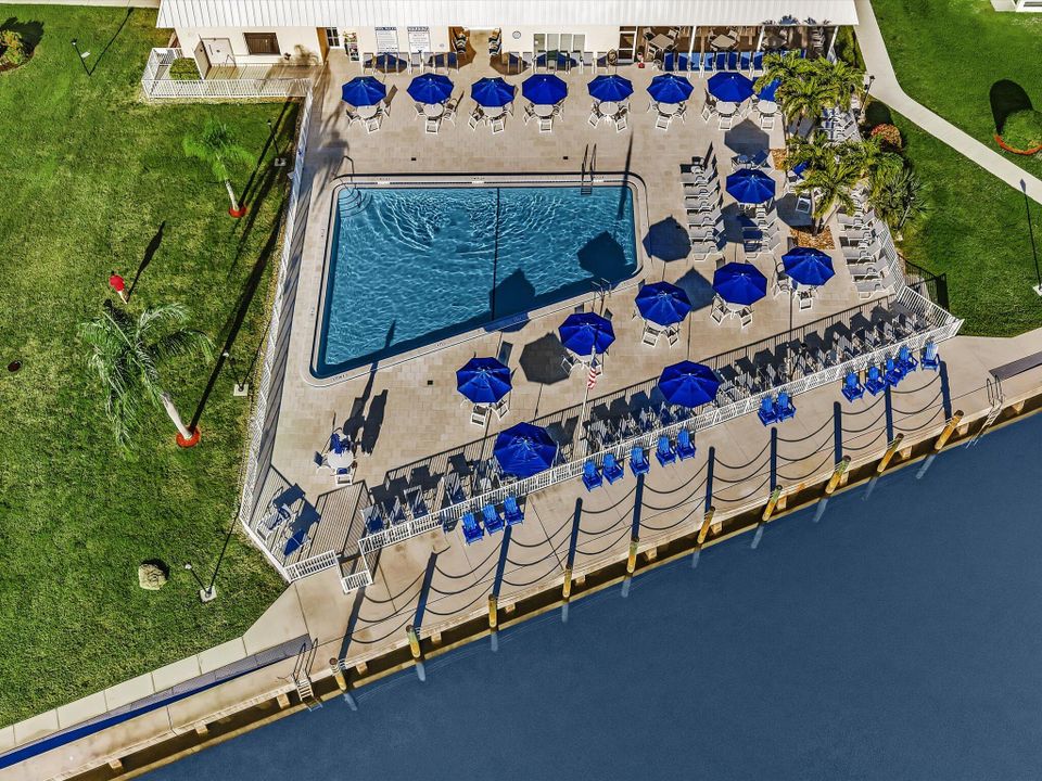 На продажу: $220,000 (2 спален, 2 ванн, 1200 Квадратных фут)