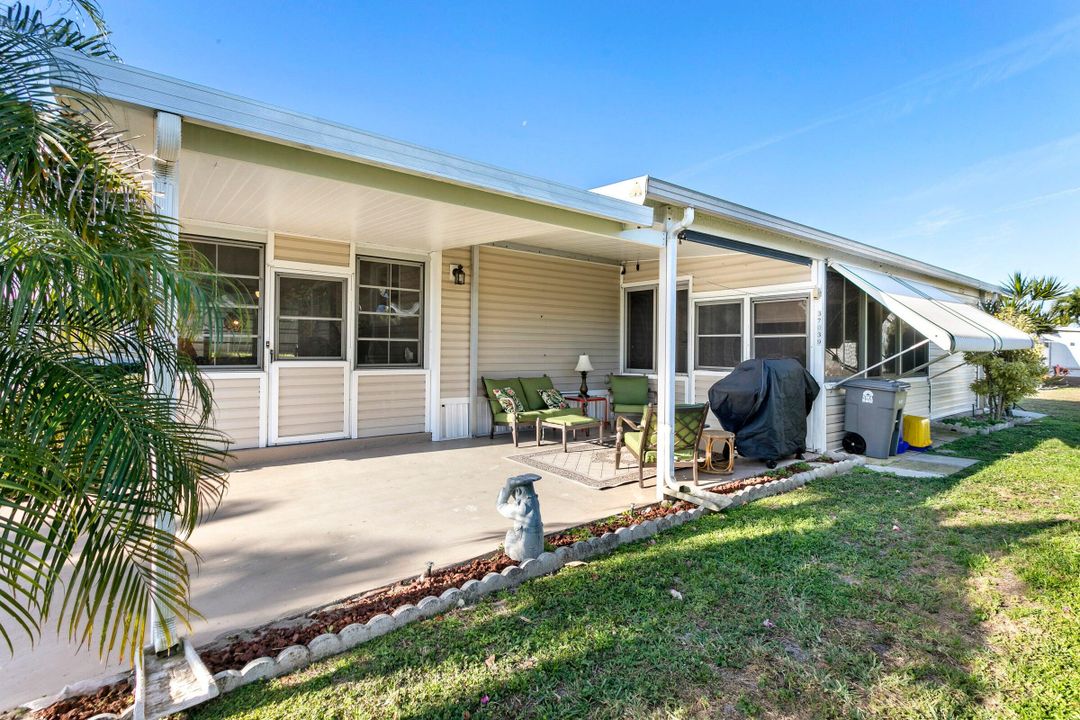 На продажу: $189,900 (2 спален, 2 ванн, 1200 Квадратных фут)