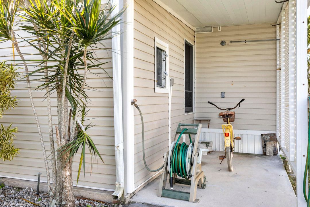 На продажу: $189,900 (2 спален, 2 ванн, 1200 Квадратных фут)