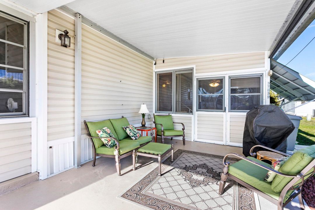 На продажу: $189,900 (2 спален, 2 ванн, 1200 Квадратных фут)