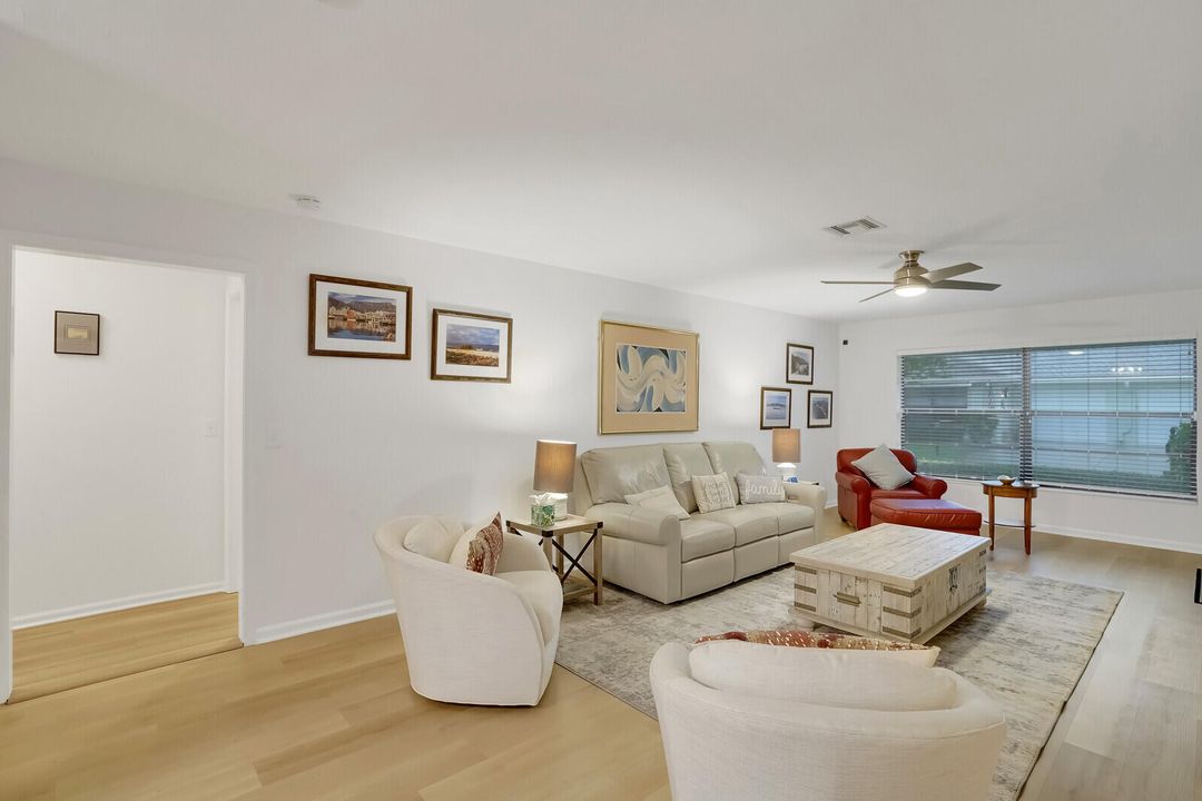 На продажу: $319,900 (2 спален, 2 ванн, 1404 Квадратных фут)