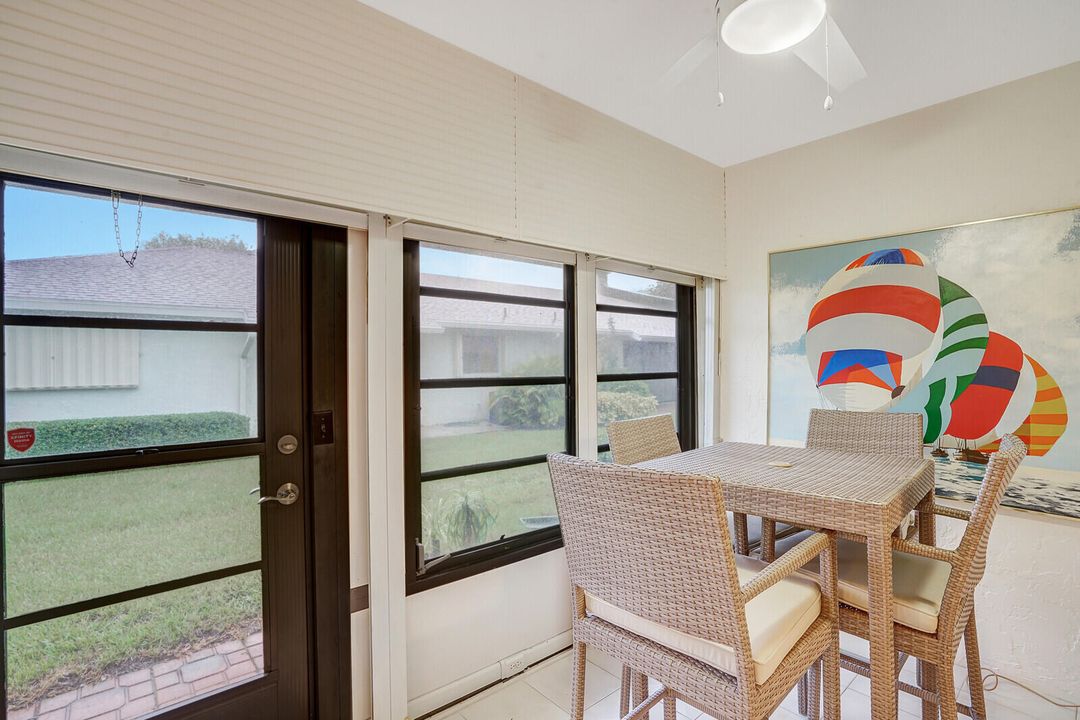 На продажу: $319,900 (2 спален, 2 ванн, 1404 Квадратных фут)