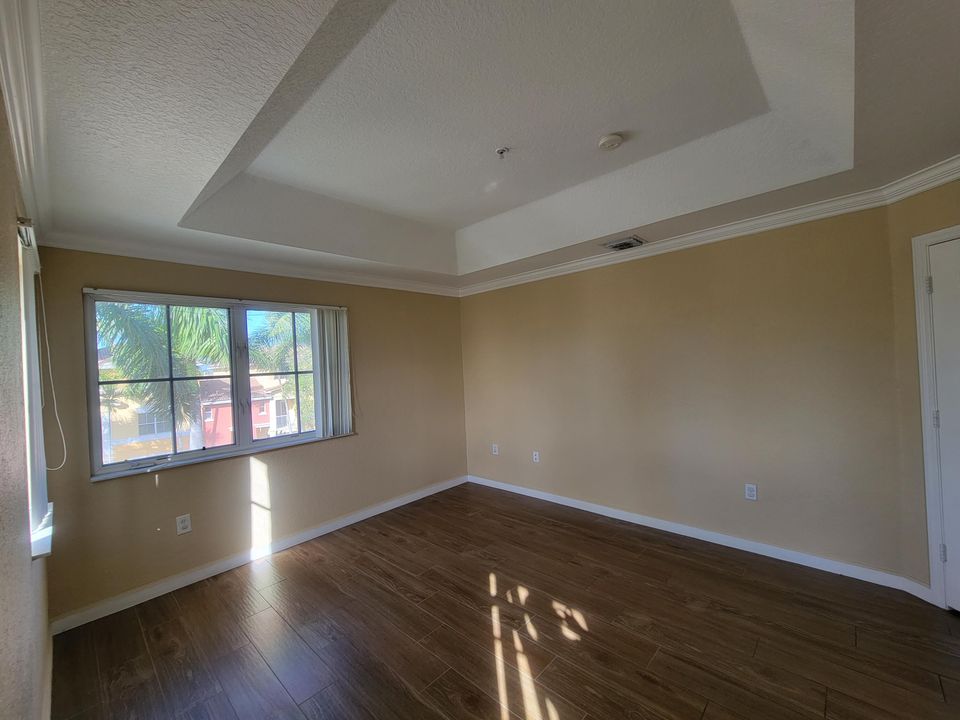 For Rent: $3,640 (3 beds, 2 baths, 1524 Square Feet)