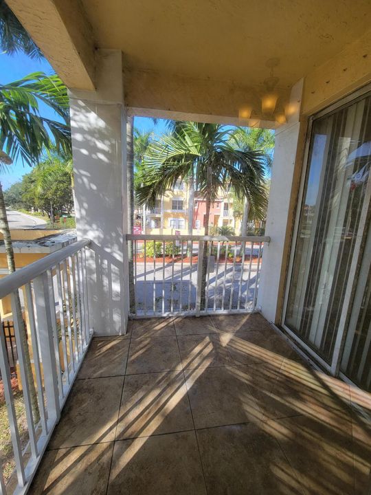 For Rent: $3,640 (3 beds, 2 baths, 1524 Square Feet)