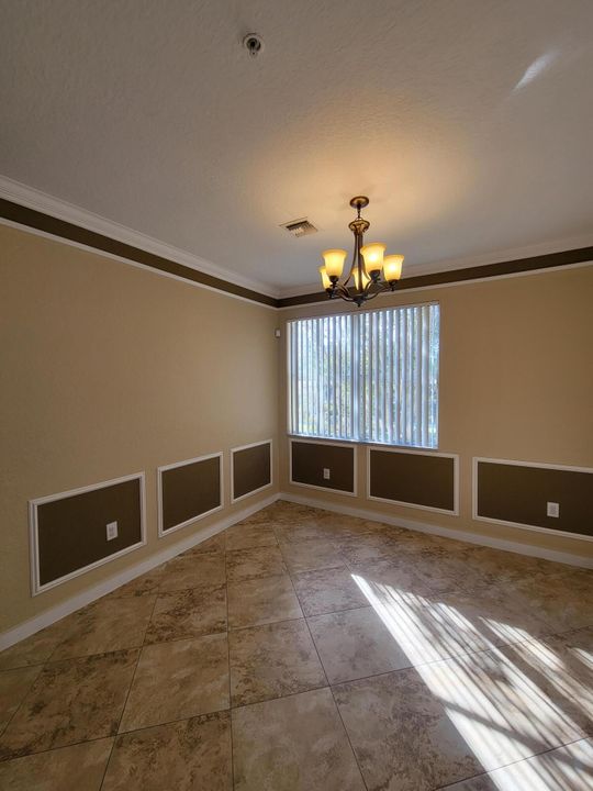 For Rent: $3,640 (3 beds, 2 baths, 1524 Square Feet)