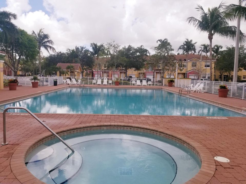 For Rent: $3,640 (3 beds, 2 baths, 1524 Square Feet)