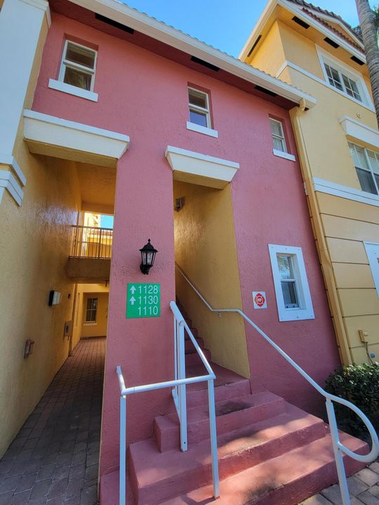 For Rent: $3,640 (3 beds, 2 baths, 1524 Square Feet)