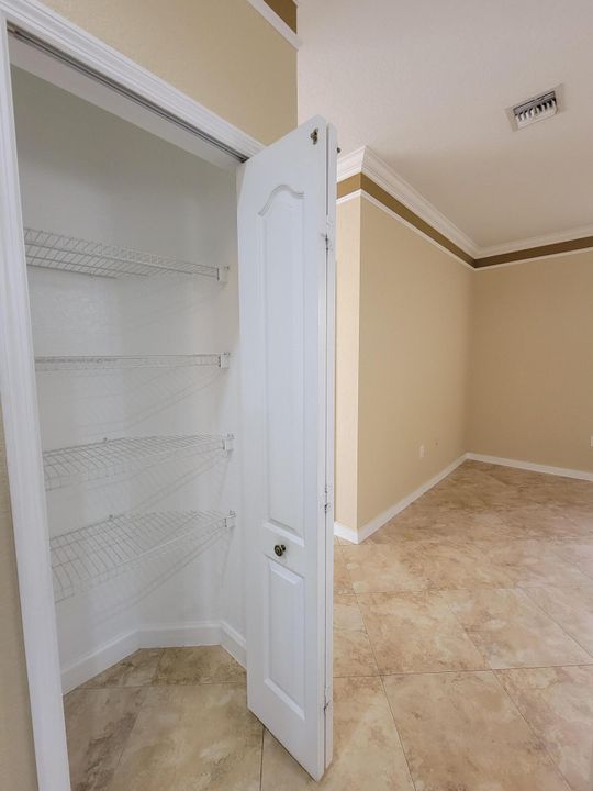 For Rent: $3,640 (3 beds, 2 baths, 1524 Square Feet)