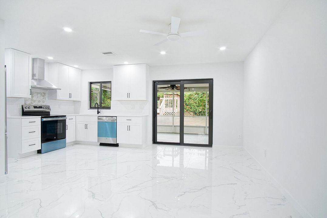 En Venta: $349,000 (2 camas, 2 baños, 1132 Pies cuadrados)