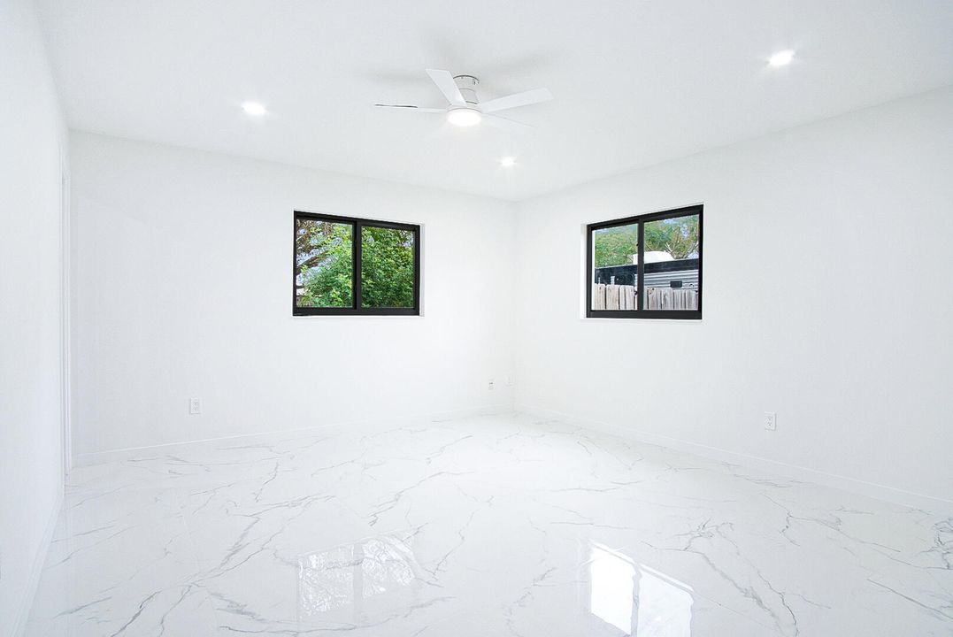 En Venta: $349,000 (2 camas, 2 baños, 1132 Pies cuadrados)