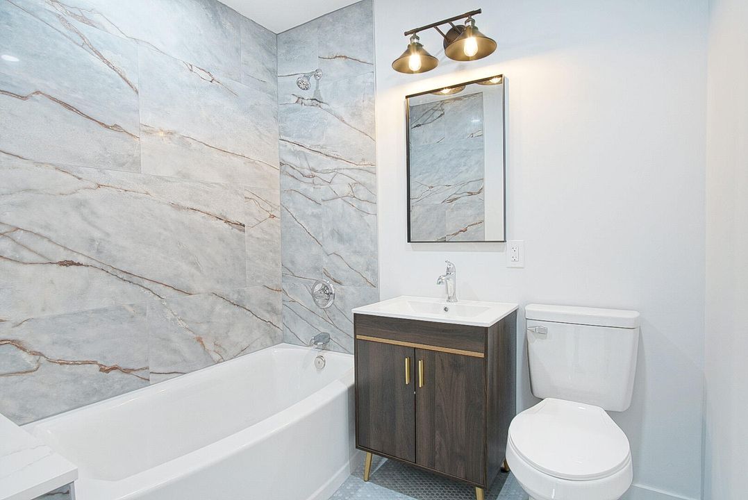 En Venta: $349,000 (2 camas, 2 baños, 1132 Pies cuadrados)