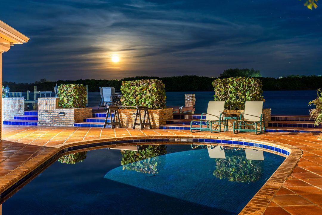 На продажу: $9,999,999 (0 спален, 0 ванн, 0 Квадратных фут)