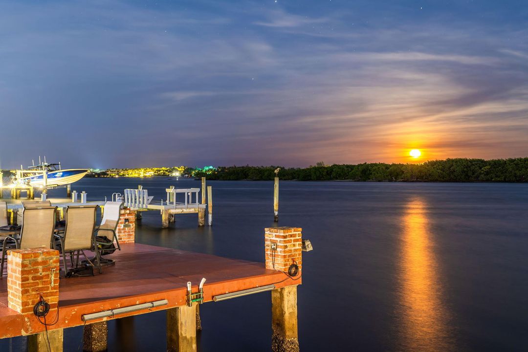 На продажу: $9,999,999 (0 спален, 0 ванн, 0 Квадратных фут)