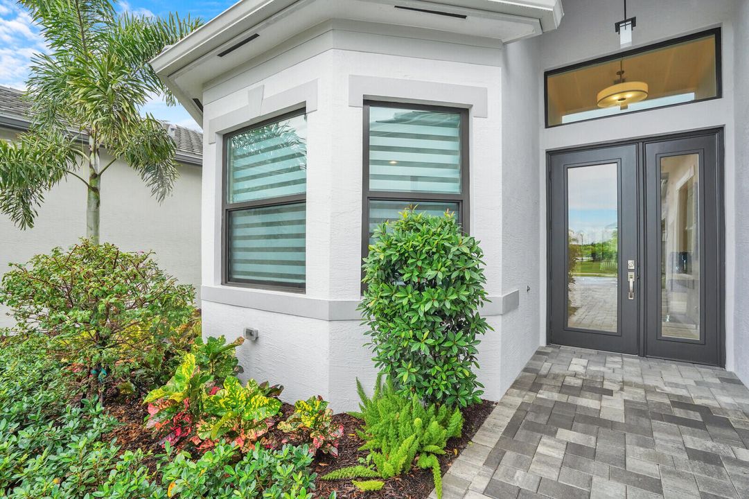 For Sale: $1,249,900 (2 beds, 2 baths, 2214 Square Feet)