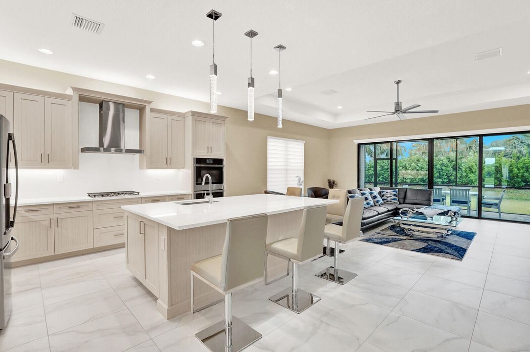 For Sale: $1,249,900 (2 beds, 2 baths, 2214 Square Feet)