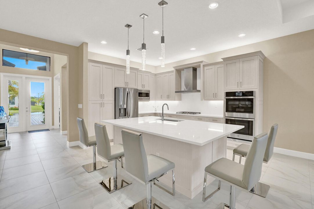 For Sale: $1,249,900 (2 beds, 2 baths, 2214 Square Feet)