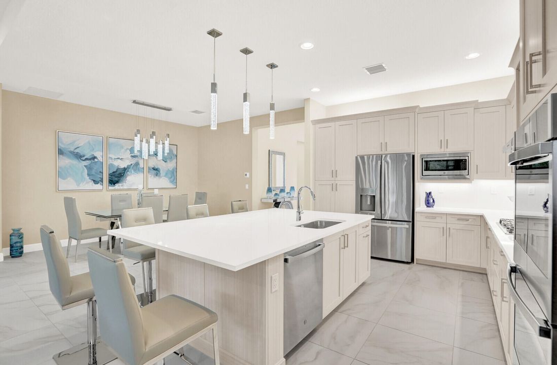 For Sale: $1,249,900 (2 beds, 2 baths, 2214 Square Feet)