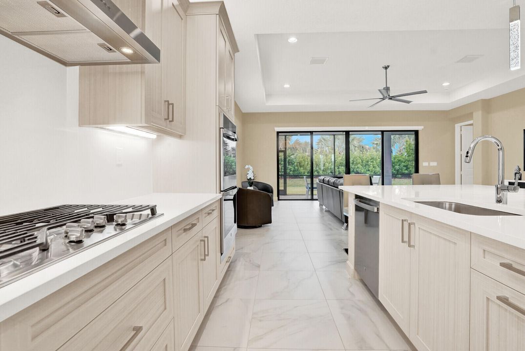 For Sale: $1,249,900 (2 beds, 2 baths, 2214 Square Feet)