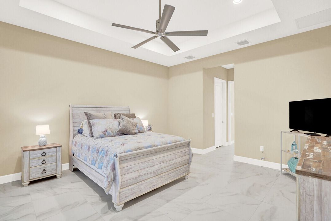 For Sale: $1,249,900 (2 beds, 2 baths, 2214 Square Feet)