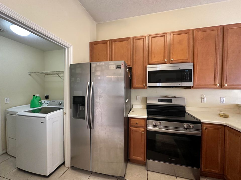 For Rent: $2,700 (3 beds, 3 baths, 2089 Square Feet)