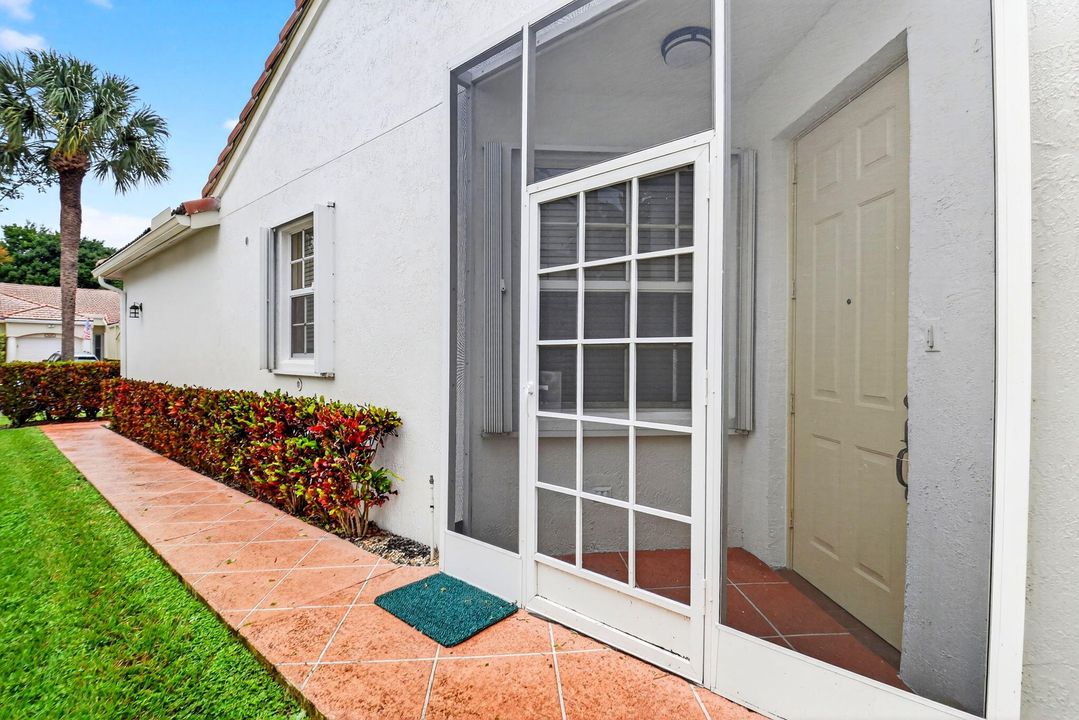 For Sale: $389,000 (2 beds, 2 baths, 1559 Square Feet)