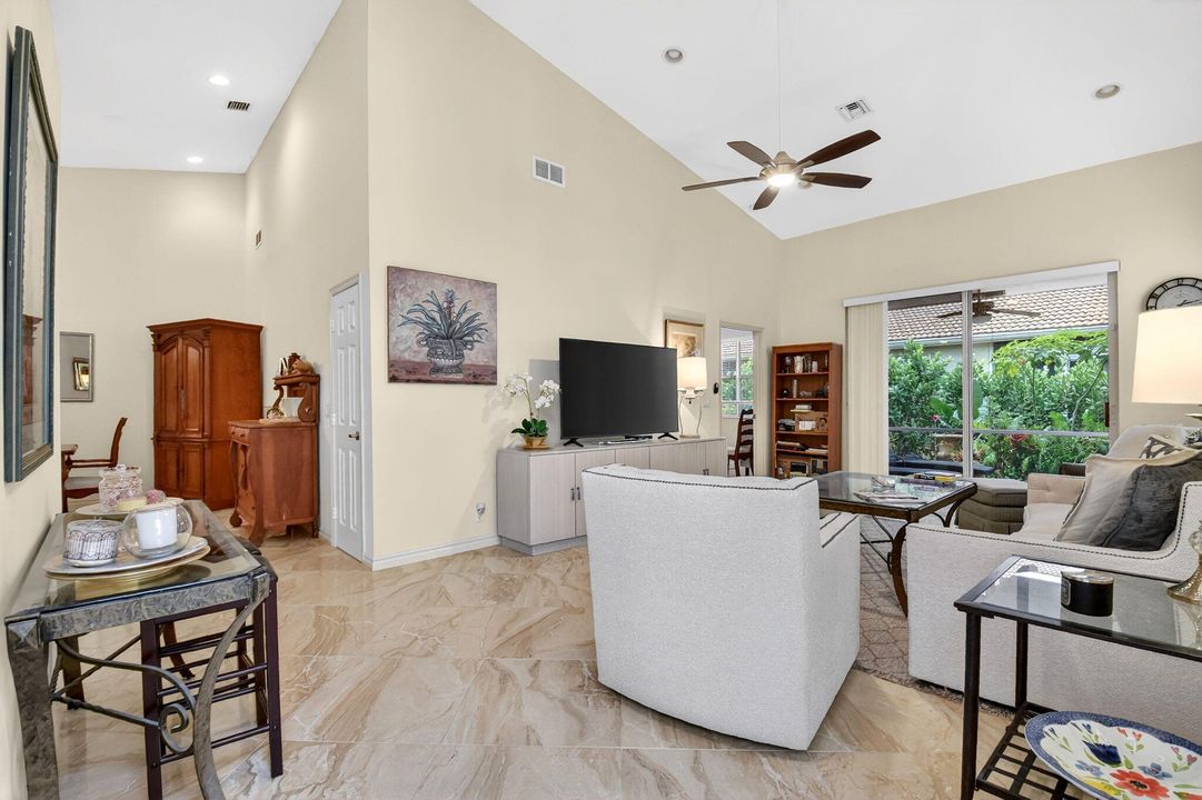 For Sale: $389,000 (2 beds, 2 baths, 1559 Square Feet)