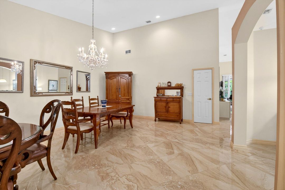 For Sale: $389,000 (2 beds, 2 baths, 1559 Square Feet)