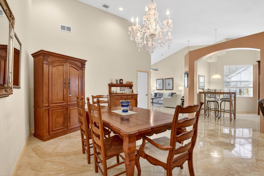 For Sale: $389,000 (2 beds, 2 baths, 1559 Square Feet)