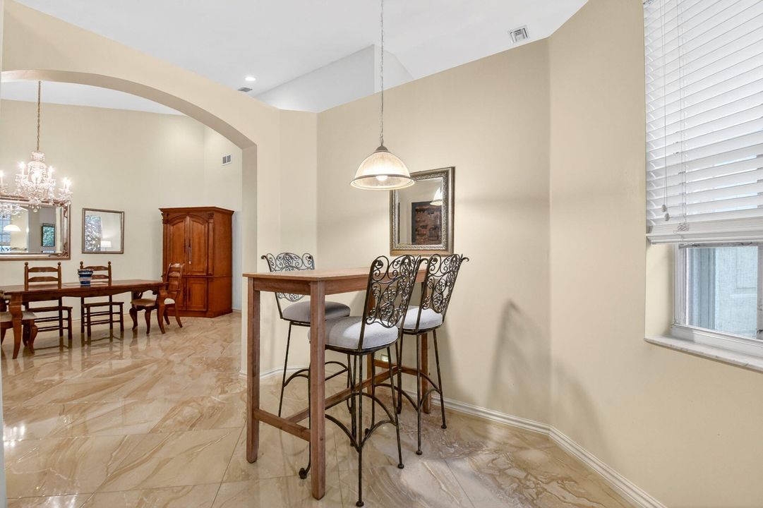 For Sale: $389,000 (2 beds, 2 baths, 1559 Square Feet)