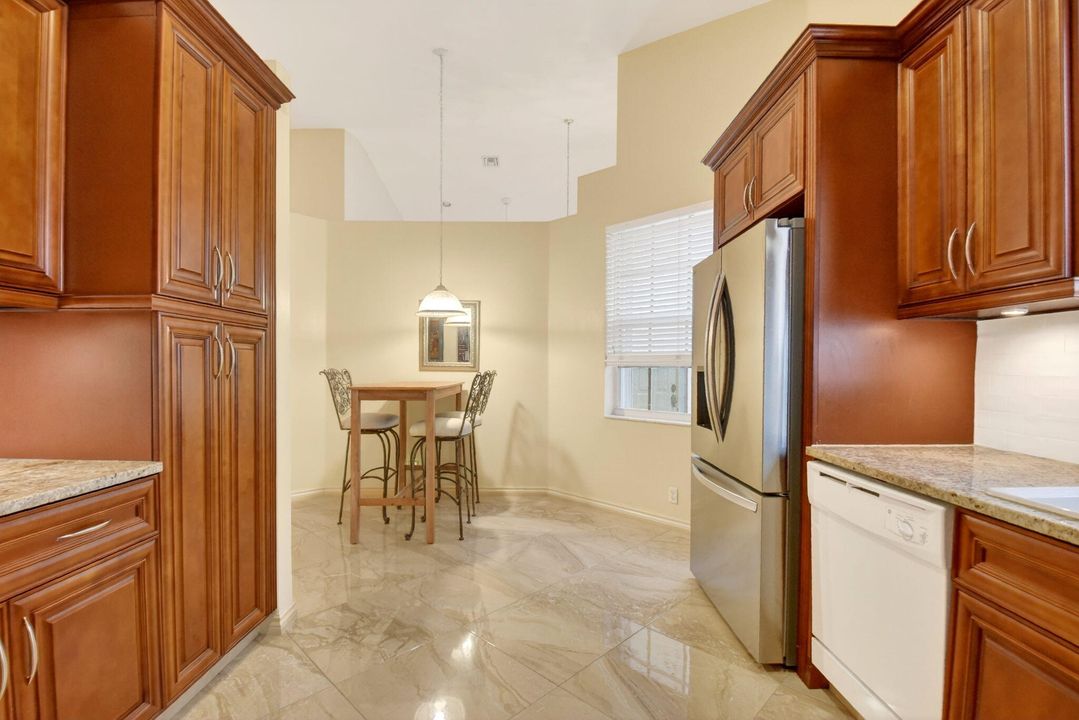 For Sale: $389,000 (2 beds, 2 baths, 1559 Square Feet)