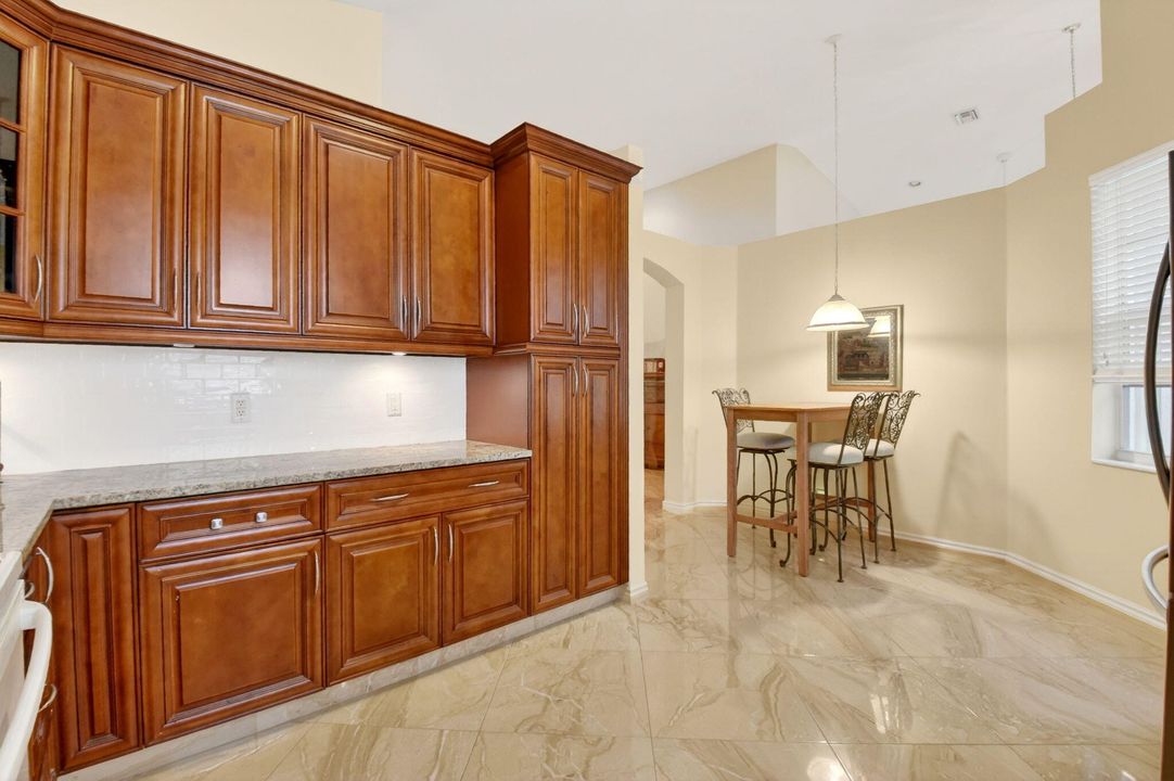 For Sale: $389,000 (2 beds, 2 baths, 1559 Square Feet)