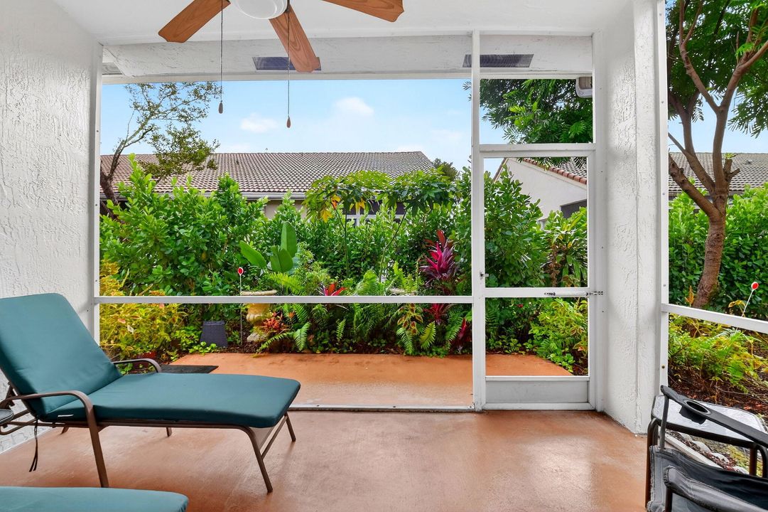 For Sale: $389,000 (2 beds, 2 baths, 1559 Square Feet)