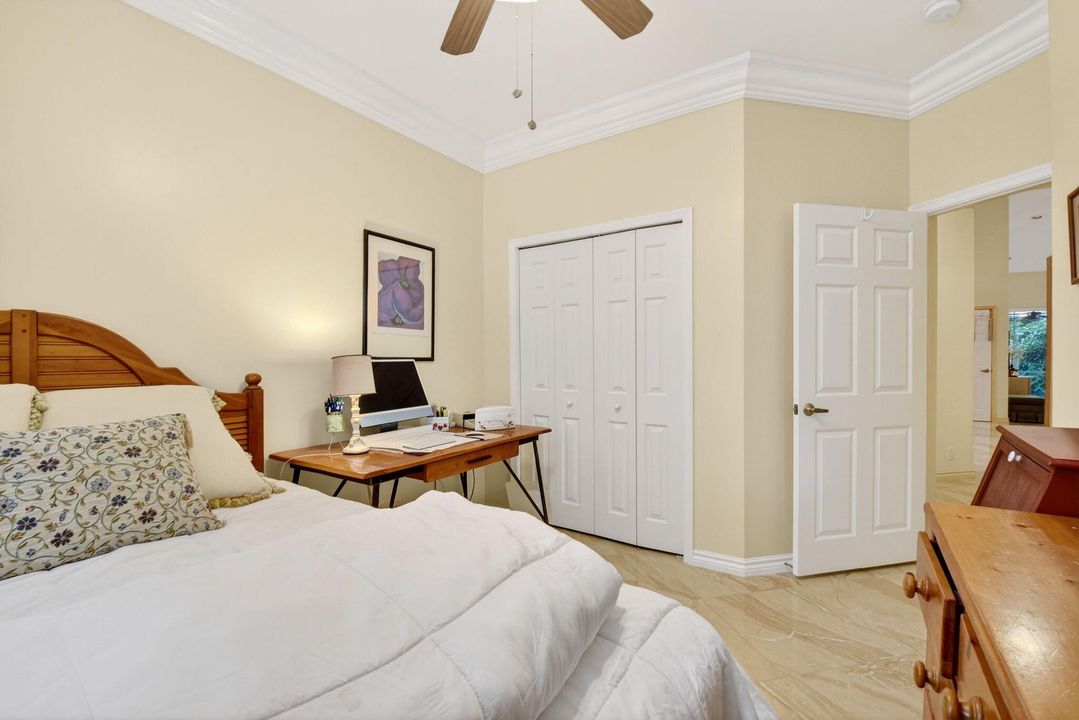For Sale: $389,000 (2 beds, 2 baths, 1559 Square Feet)