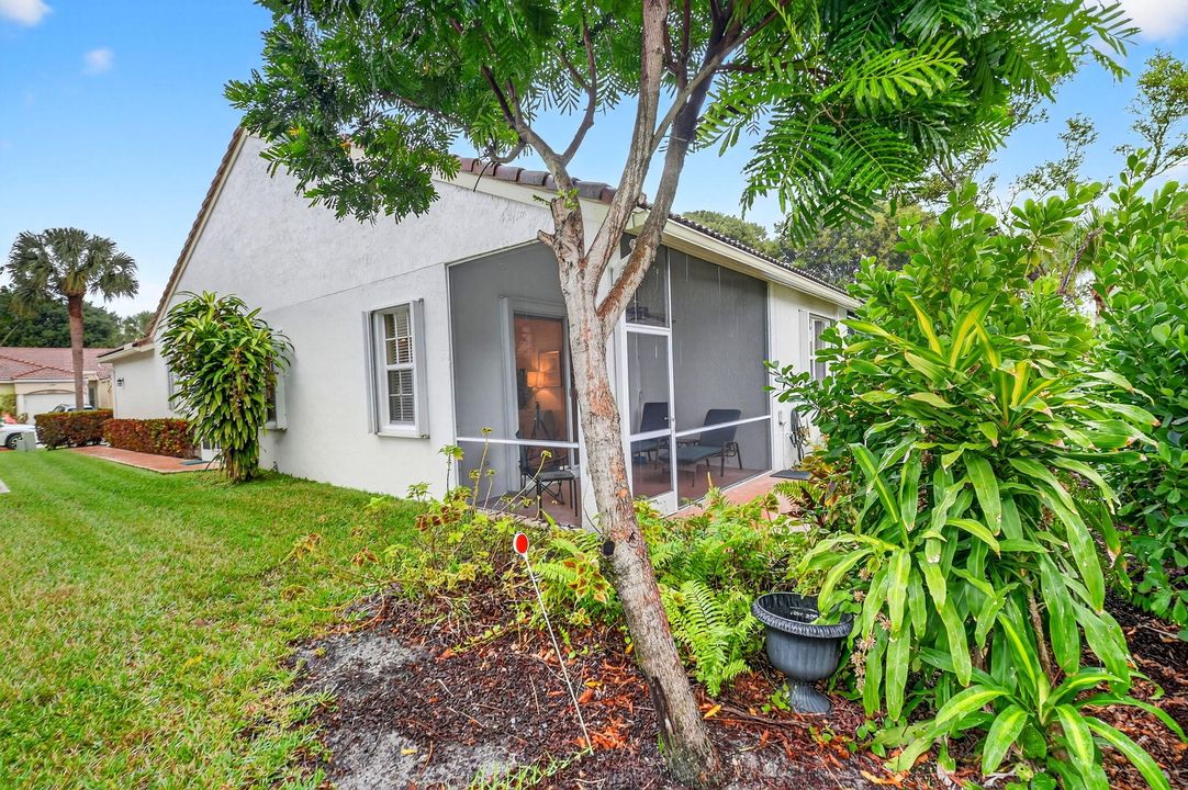 For Sale: $389,000 (2 beds, 2 baths, 1559 Square Feet)