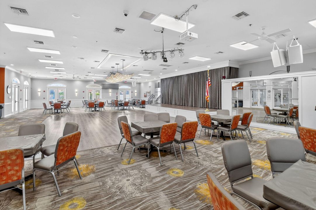 For Sale: $389,000 (2 beds, 2 baths, 1559 Square Feet)