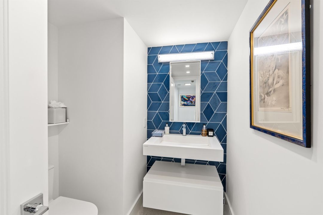 For Sale: $2,895,000 (3 beds, 2 baths, 2101 Square Feet)