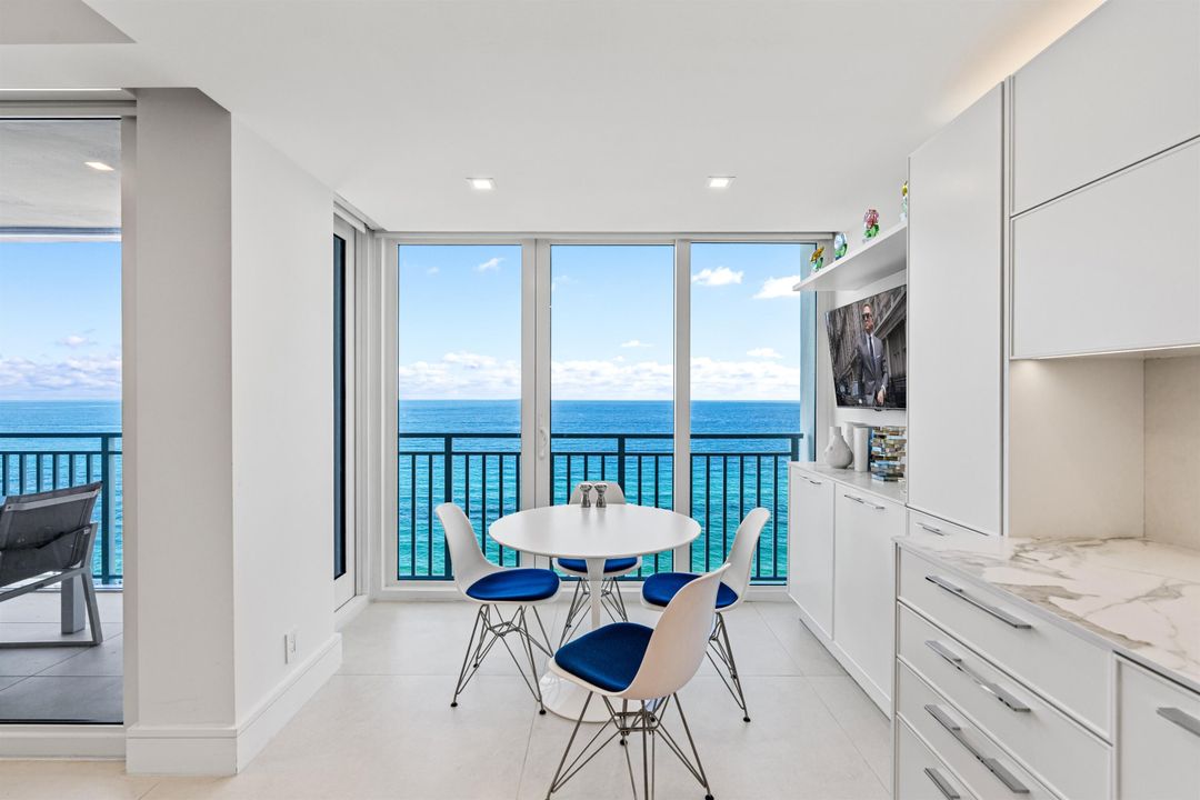 For Sale: $2,895,000 (3 beds, 2 baths, 2101 Square Feet)