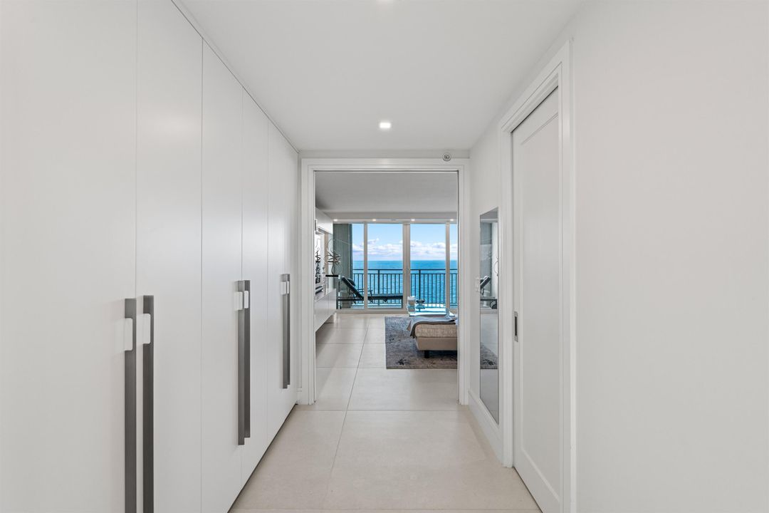 For Sale: $2,895,000 (3 beds, 2 baths, 2101 Square Feet)