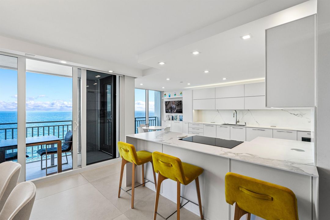 For Sale: $2,895,000 (3 beds, 2 baths, 2101 Square Feet)