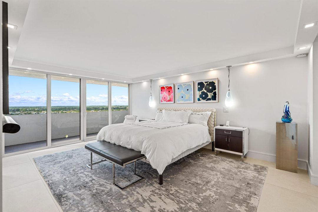 For Sale: $2,895,000 (3 beds, 2 baths, 2101 Square Feet)