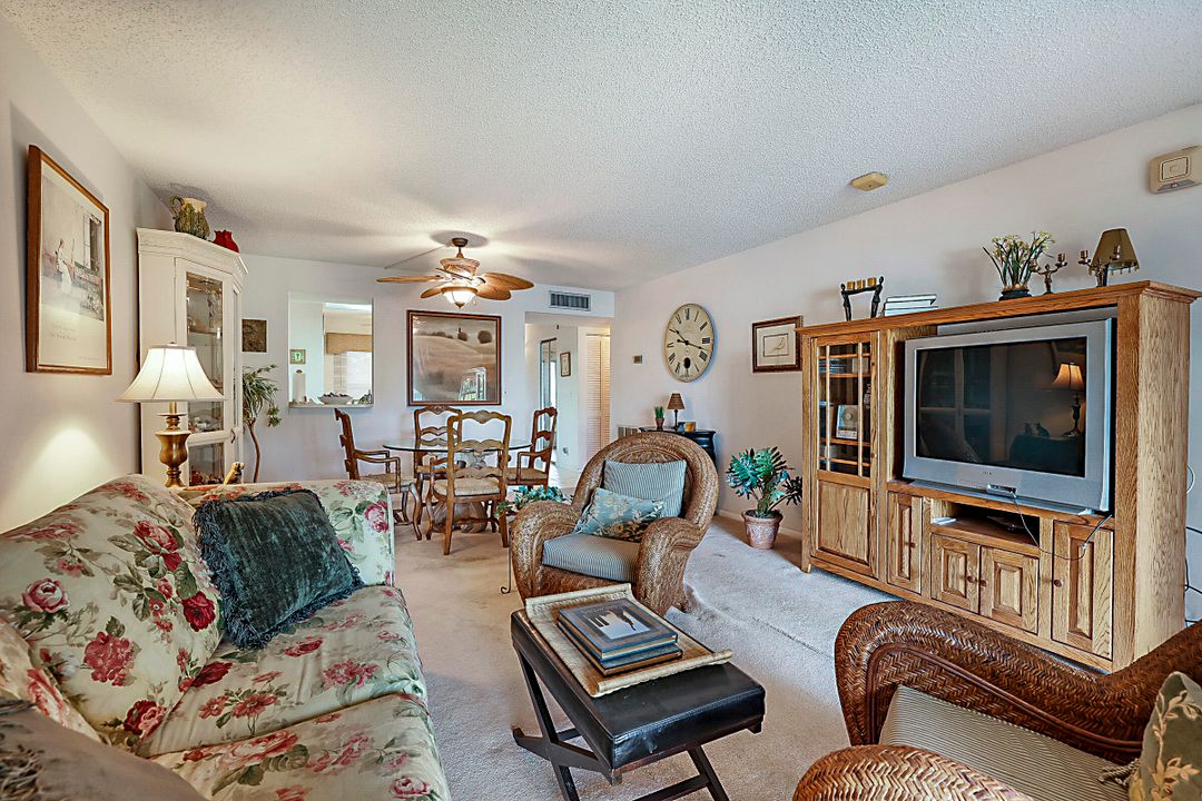 На продажу: $125,000 (2 спален, 2 ванн, 1145 Квадратных фут)